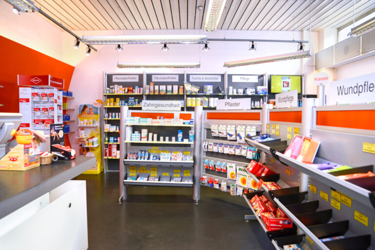 Pharma 24 Apotheke Erlangen Innen 1