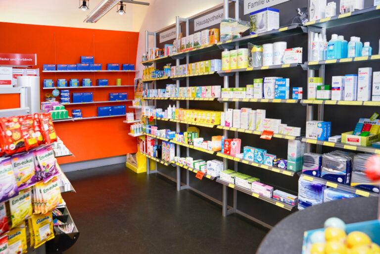 Pharma 24 Apotheke Erlangen Innen 2